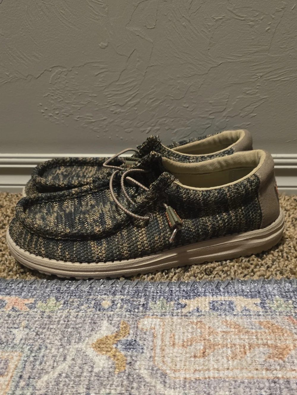 Hey Dude Wally Knit Slip-On Loafers in Blue and Tan 8 Mens